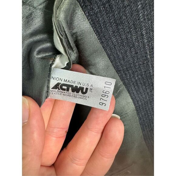 Chaps Ralph Lauren Vintage Men's Size 42 100% Virgin Wool Gray Striped Two Butto - Picture 11 of 16